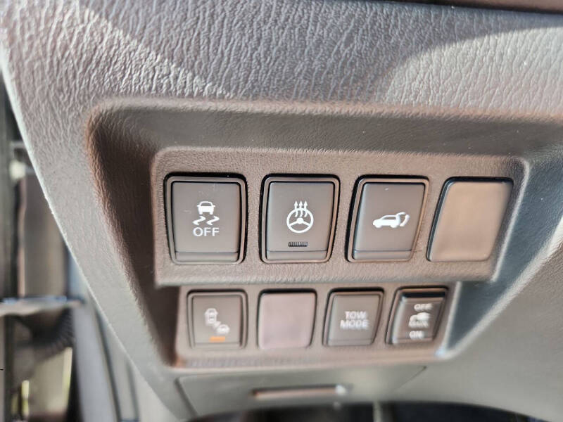 Nissan Pathfinder FWD Platinum 2019