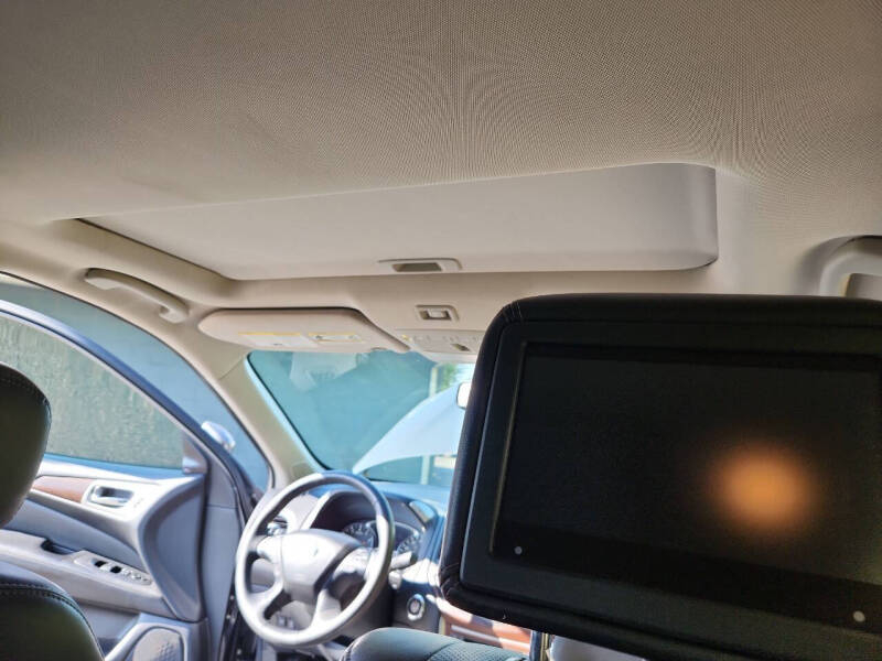 Nissan Pathfinder FWD Platinum 2019