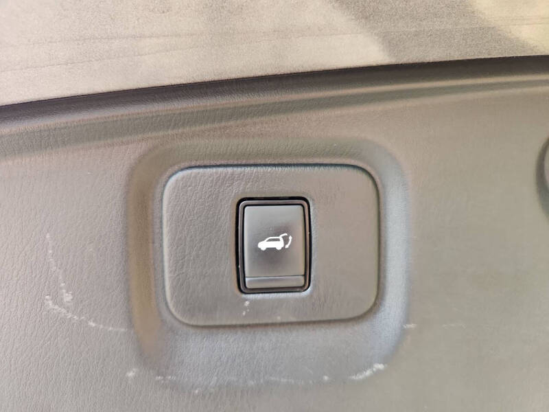 Nissan Pathfinder FWD Platinum 2019