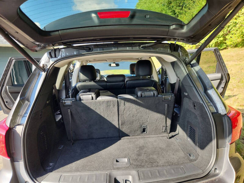 Nissan Pathfinder FWD Platinum 2019