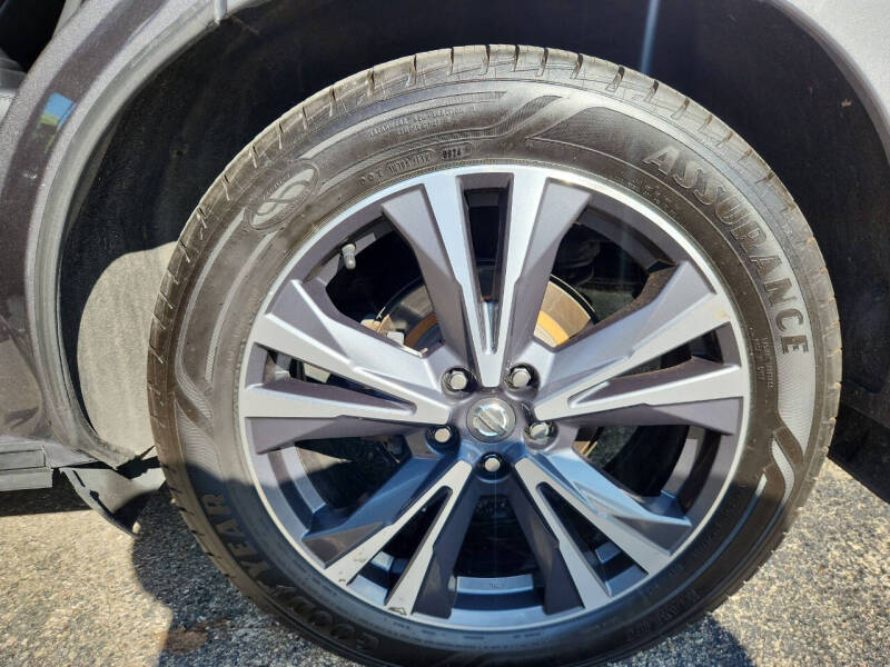 Nissan Pathfinder FWD Platinum 2019