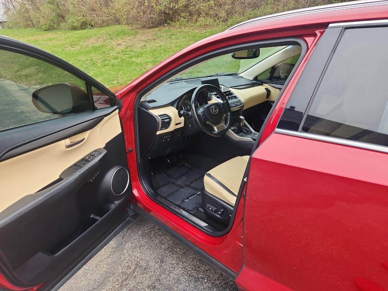 Lexus NX 200t AWD 4dr 2016