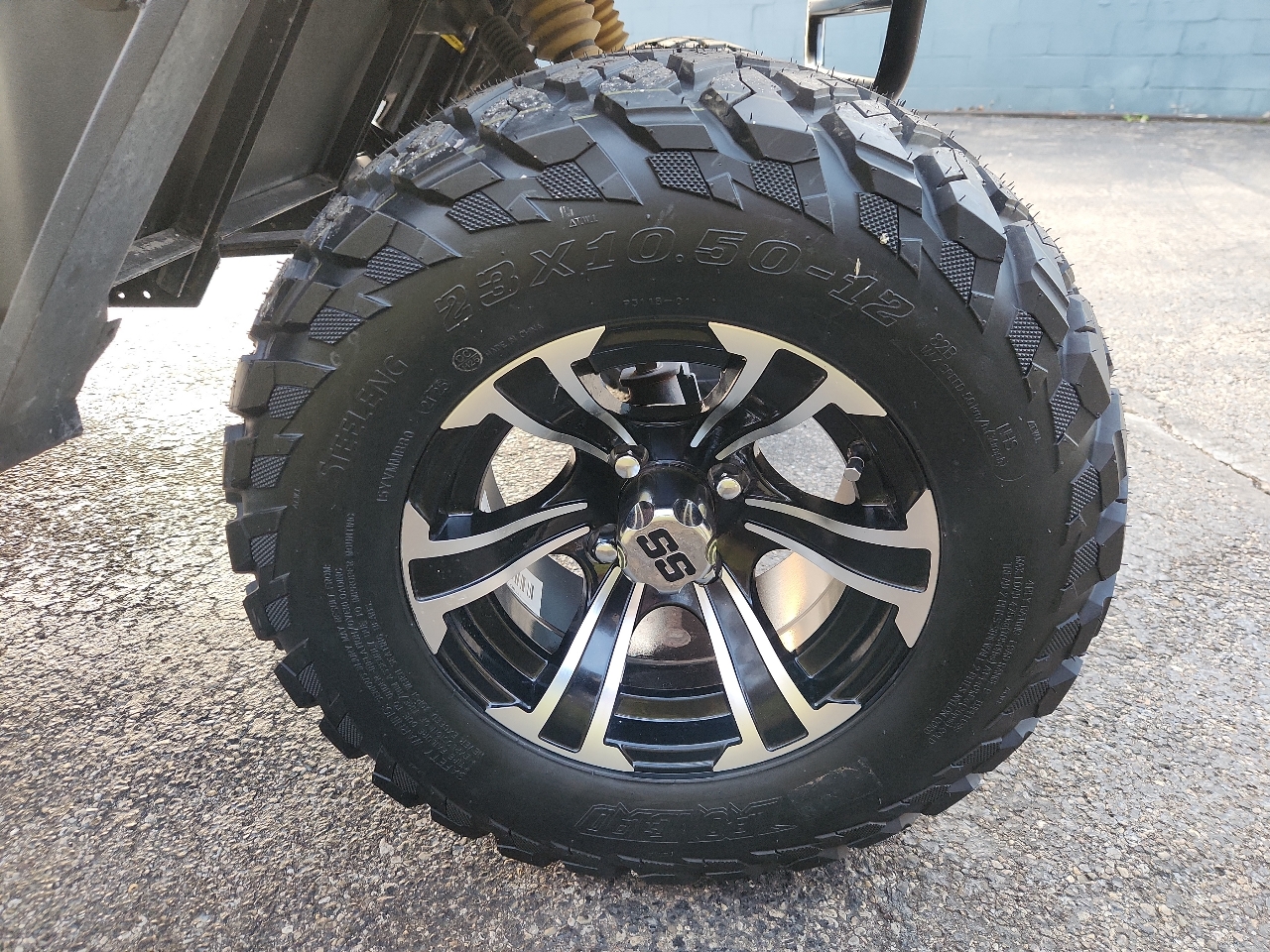 EZ-GO 6-Passenger  2010