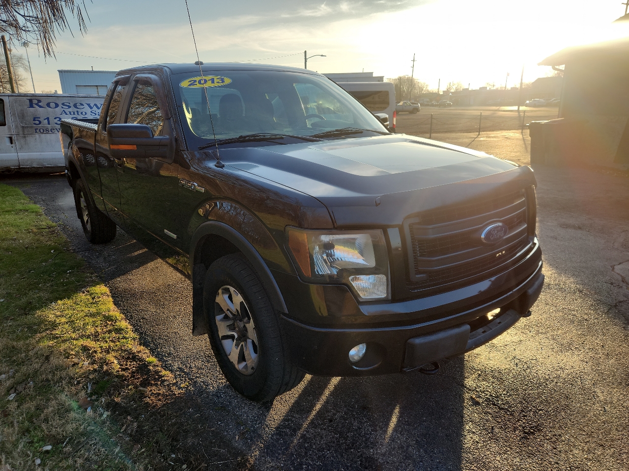 Ford F-150 4WD SuperCab 145" XL 2013