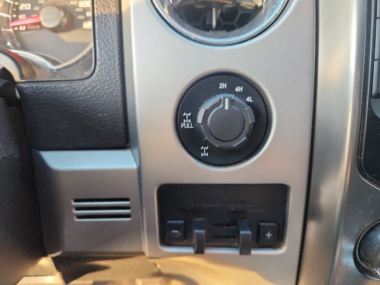 Ford F-150 4WD SuperCab 145" XL 2013