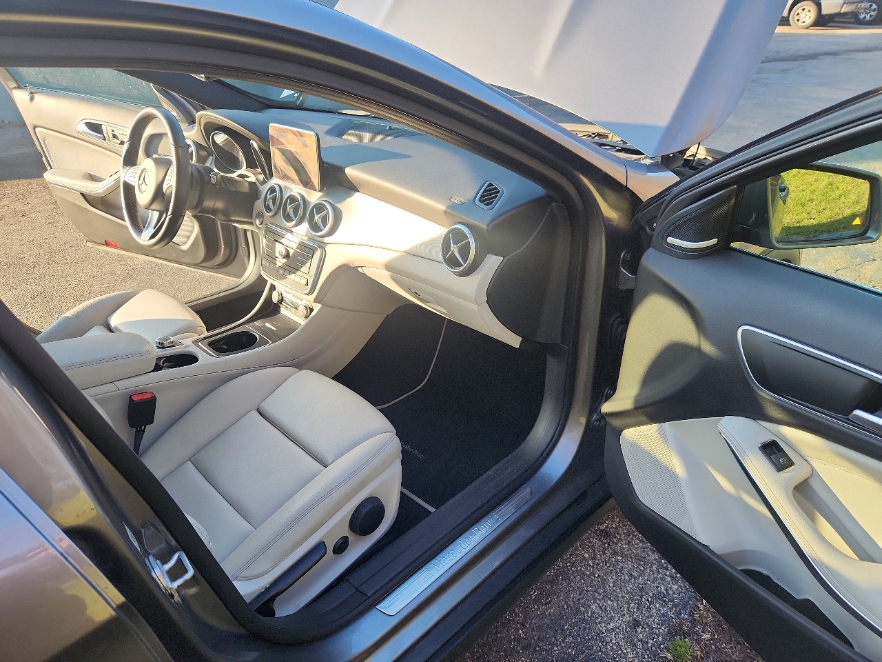 Mercedes-Benz GLA 4MATIC 4dr GLA 250 2016