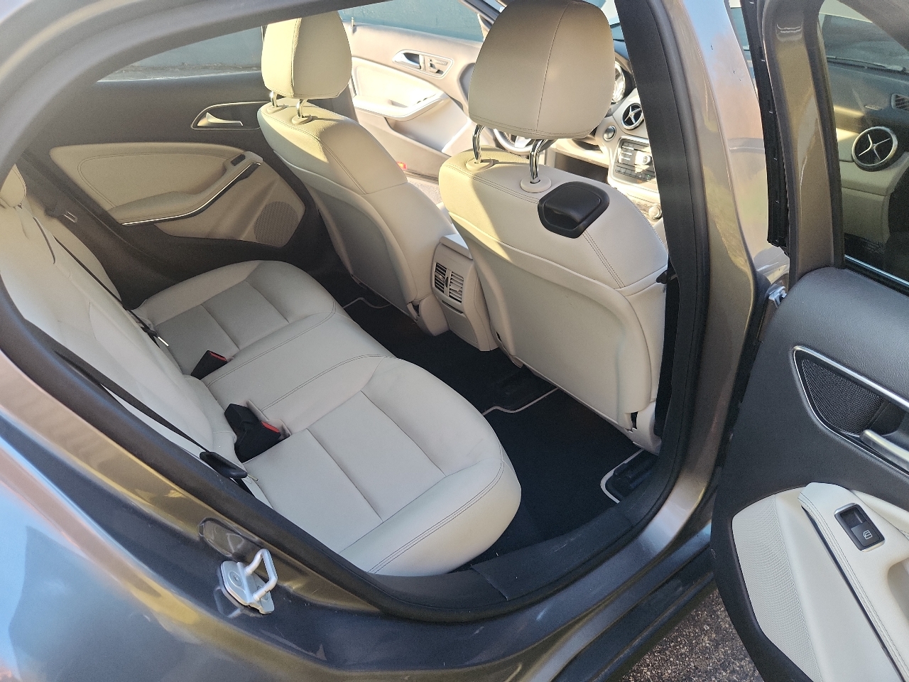 Mercedes-Benz GLA 4MATIC 4dr GLA 250 2016