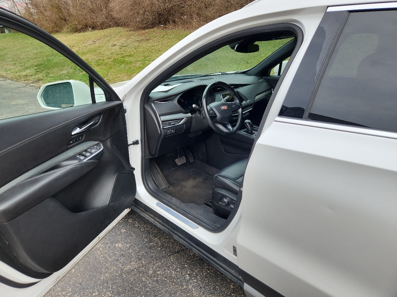 Cadillac XT4 FWD 4dr Premium Luxury 2019