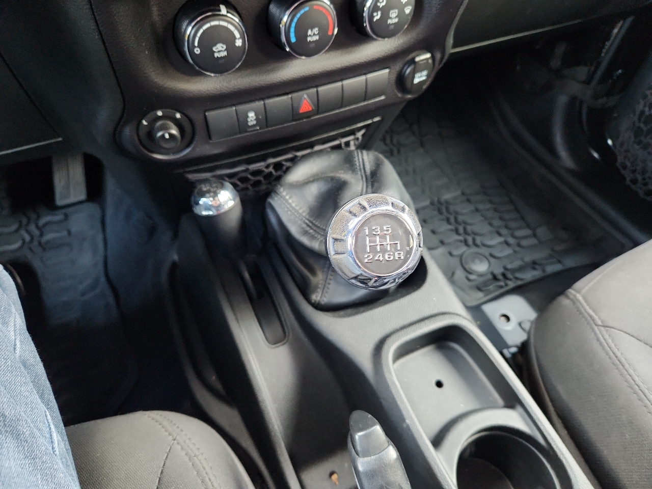 Jeep Wrangler Unlimited 4WD 4dr Sport 2016