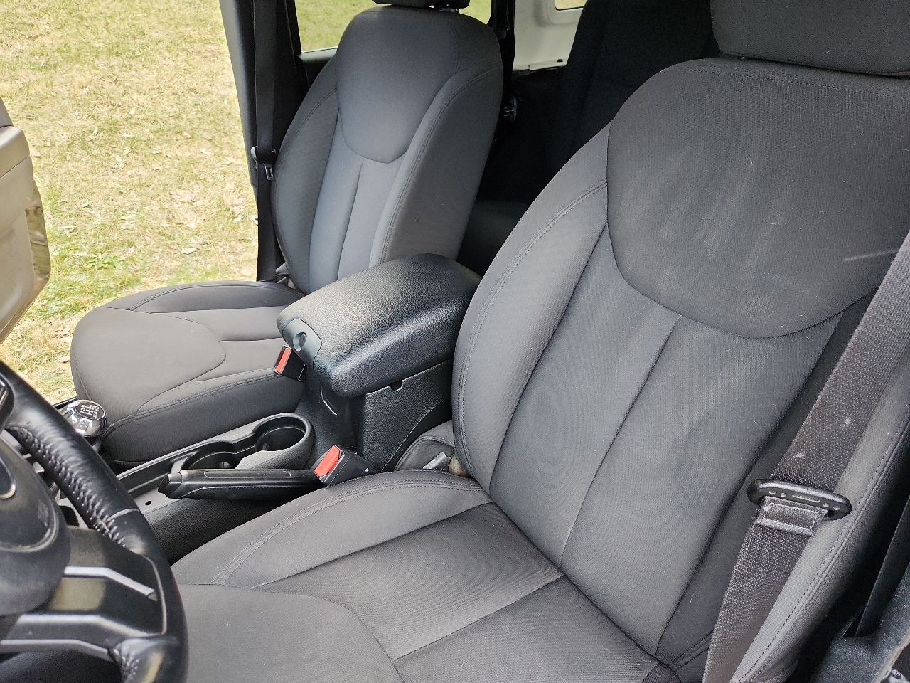 Jeep Wrangler Unlimited 4WD 4dr Sport 2016