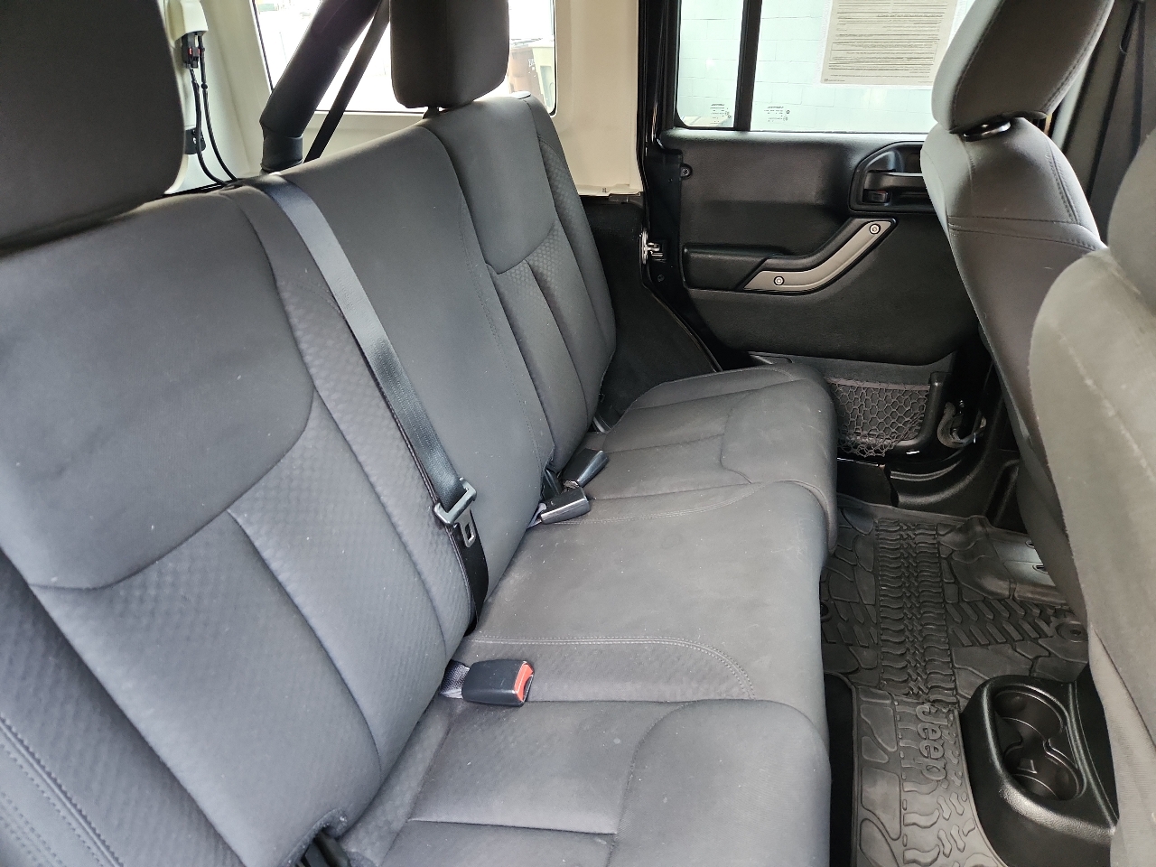 Jeep Wrangler Unlimited 4WD 4dr Sport 2016