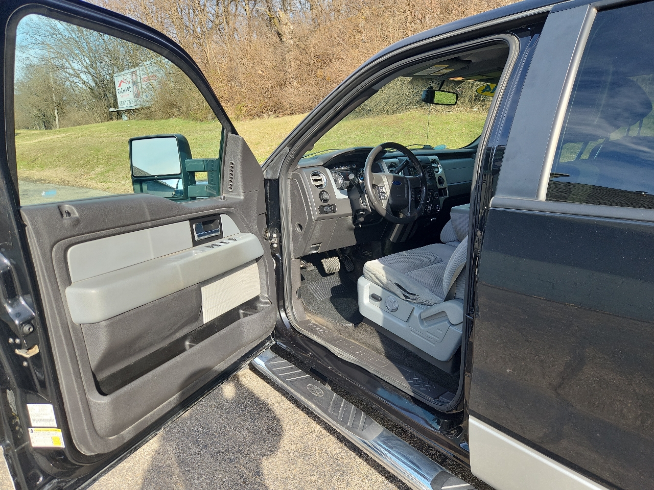Ford F-150 4WD SuperCrew 145" XL 2014