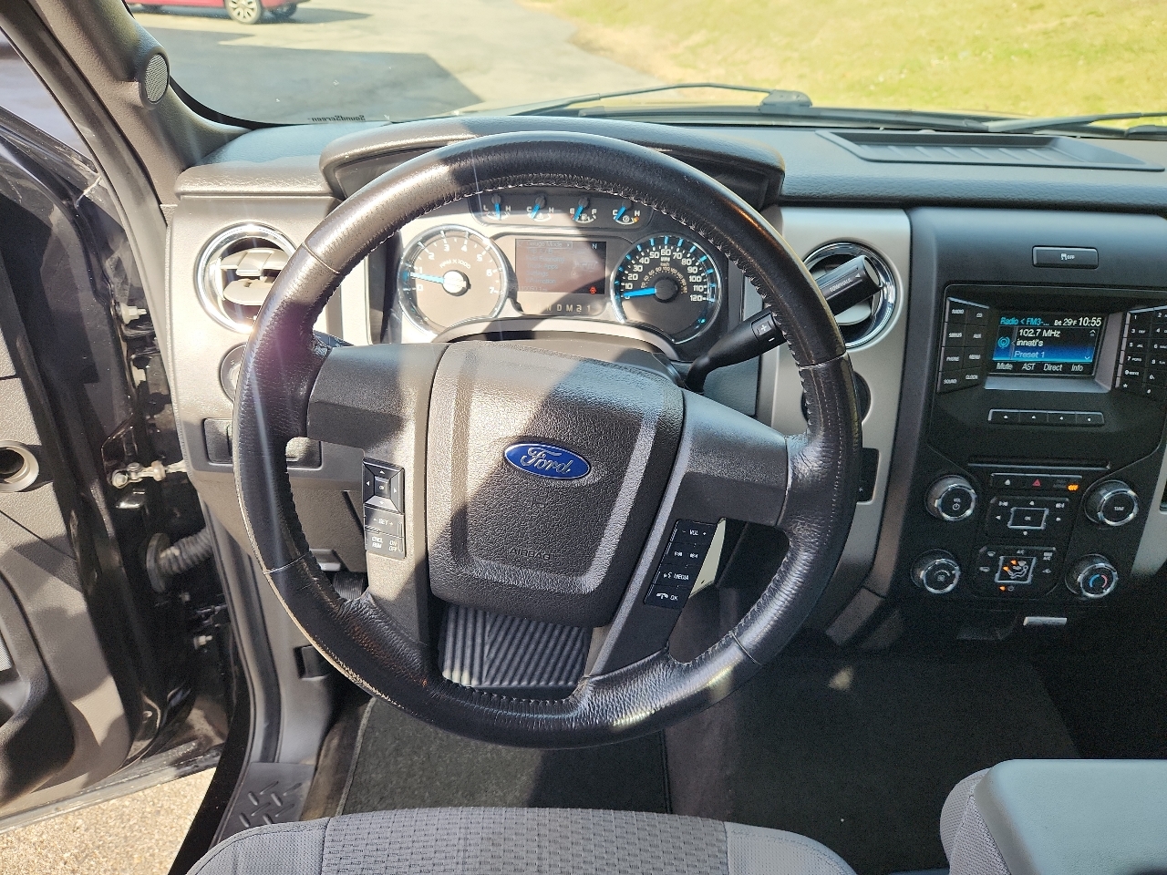 Ford F-150 4WD SuperCrew 145" XL 2014