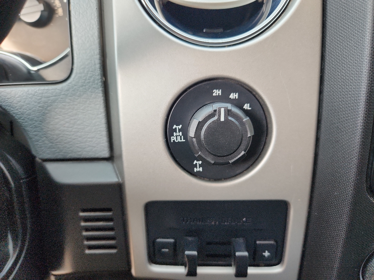 Ford F-150 4WD SuperCrew 145" XL 2014