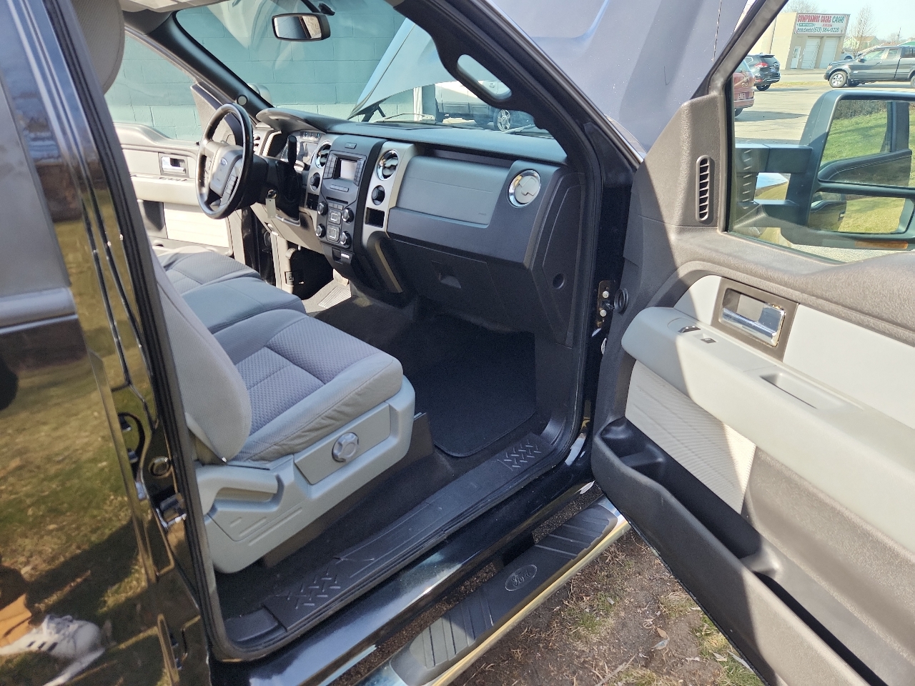 Ford F-150 4WD SuperCrew 145" XL 2014