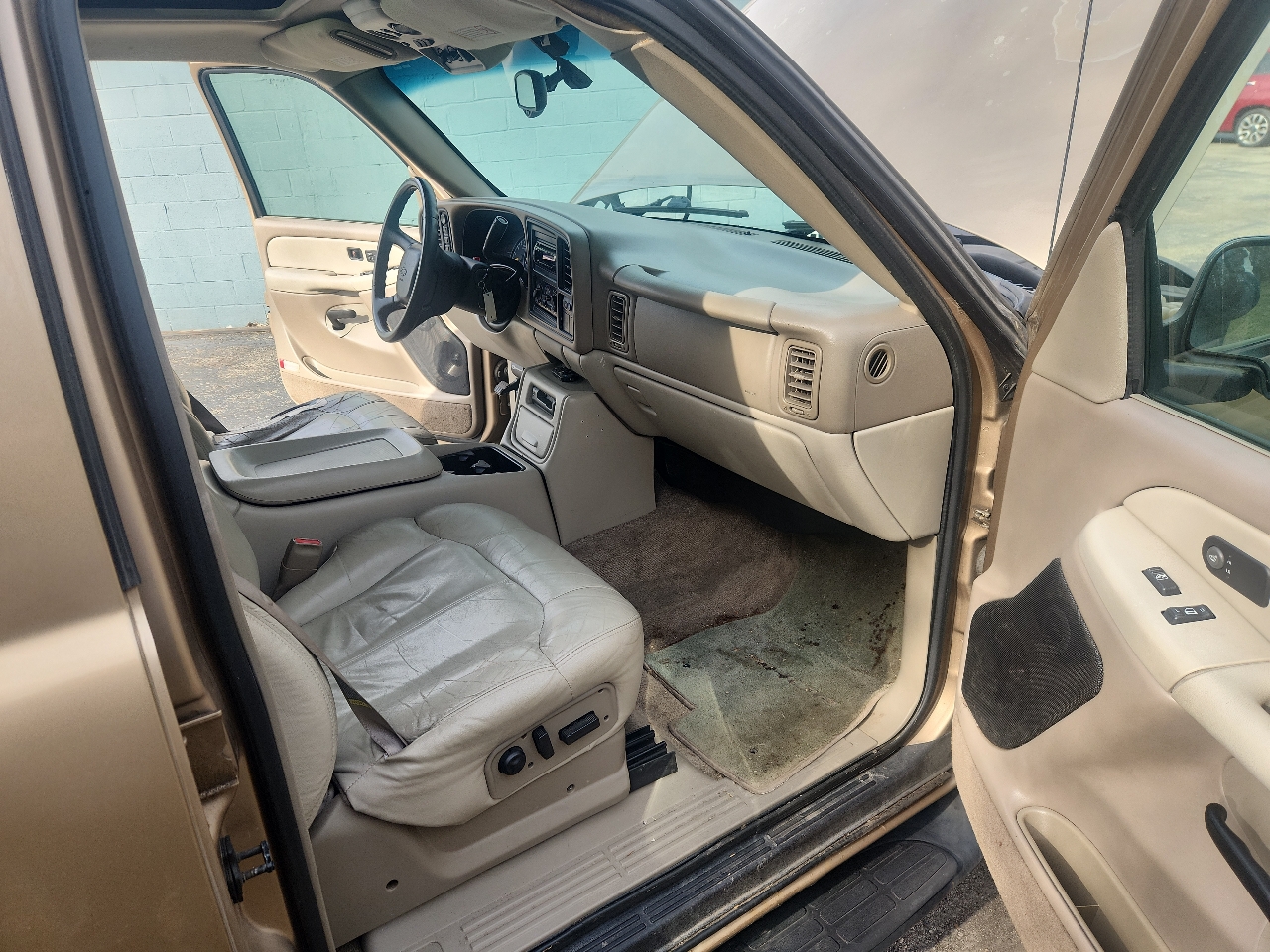 Chevrolet Tahoe 4dr 4WD LT 2001