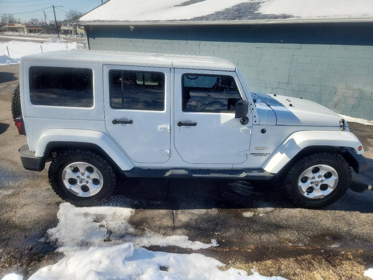 Jeep Wrangler Unlimited 4WD 4dr Sahara 2014