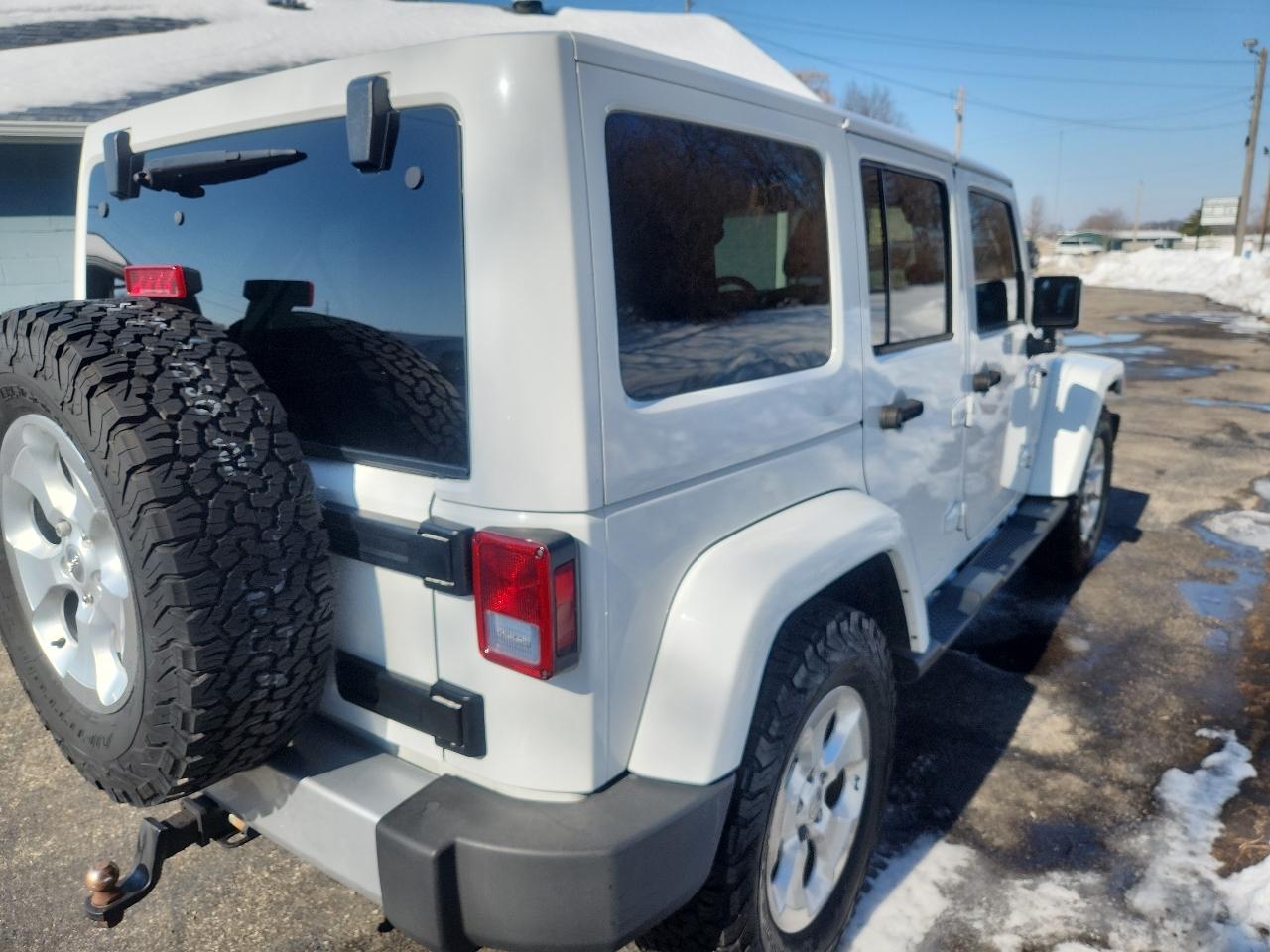 Jeep Wrangler Unlimited 4WD 4dr Sahara 2014