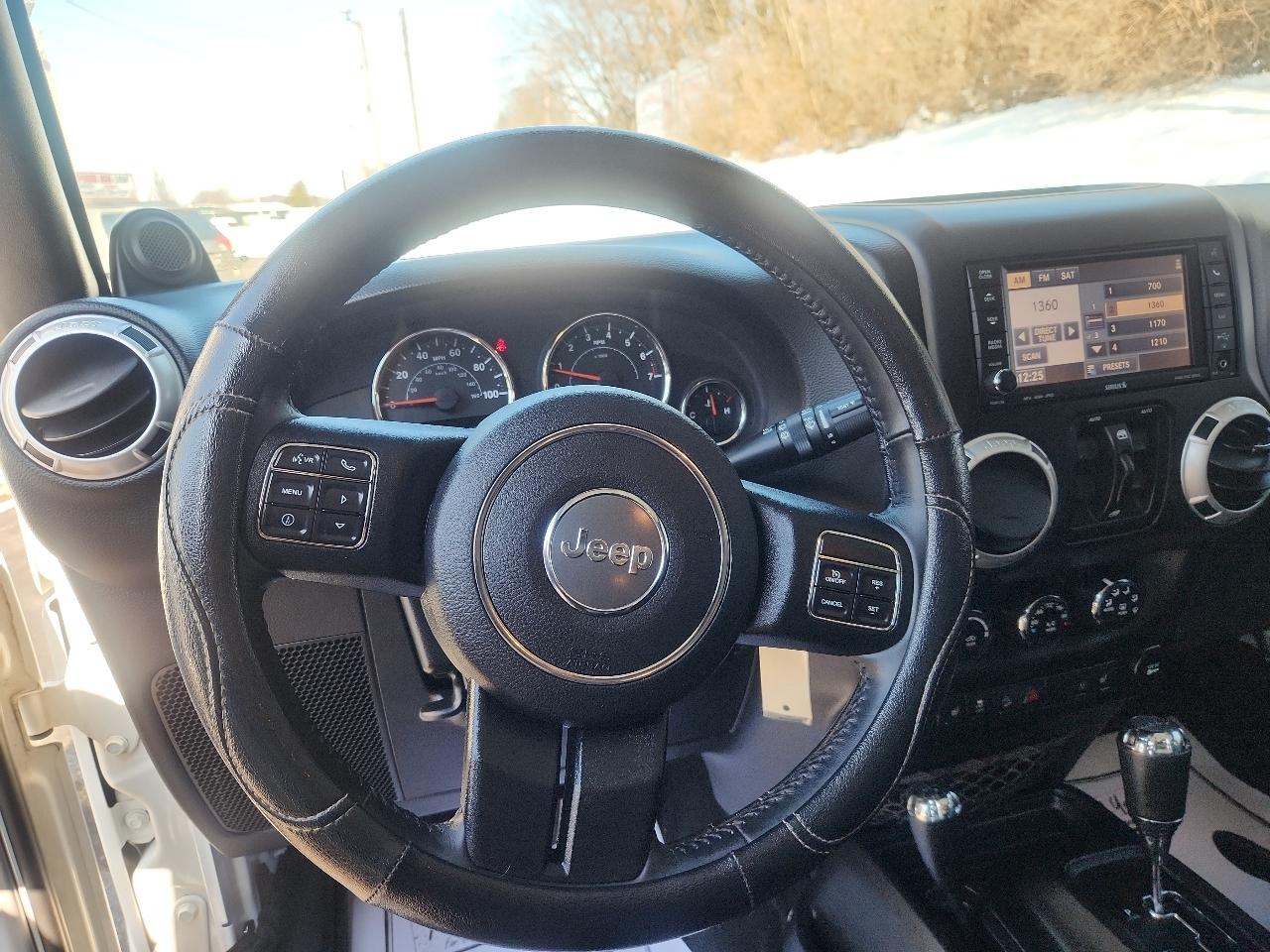 Jeep Wrangler Unlimited 4WD 4dr Sahara 2014