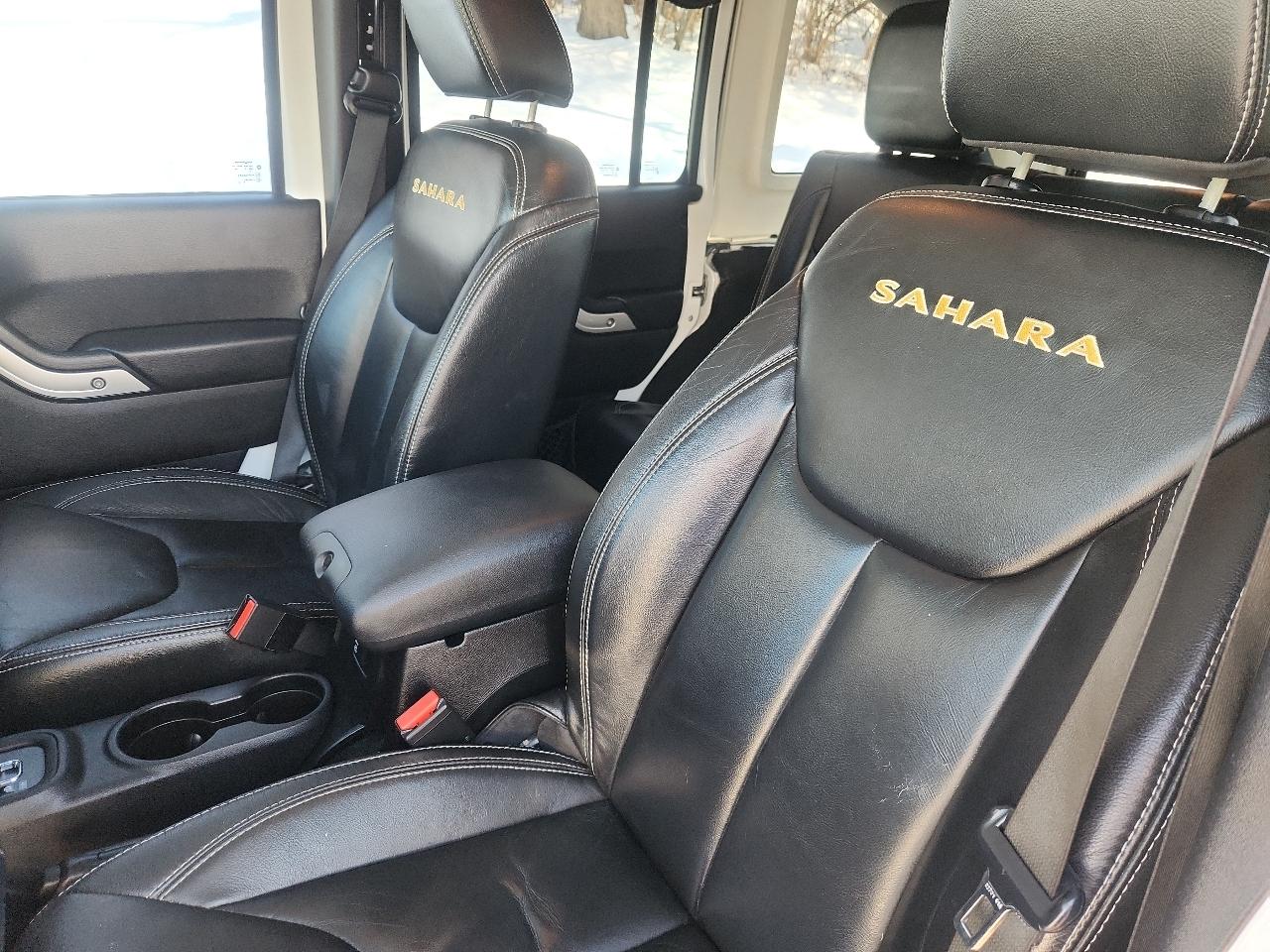 Jeep Wrangler Unlimited 4WD 4dr Sahara 2014