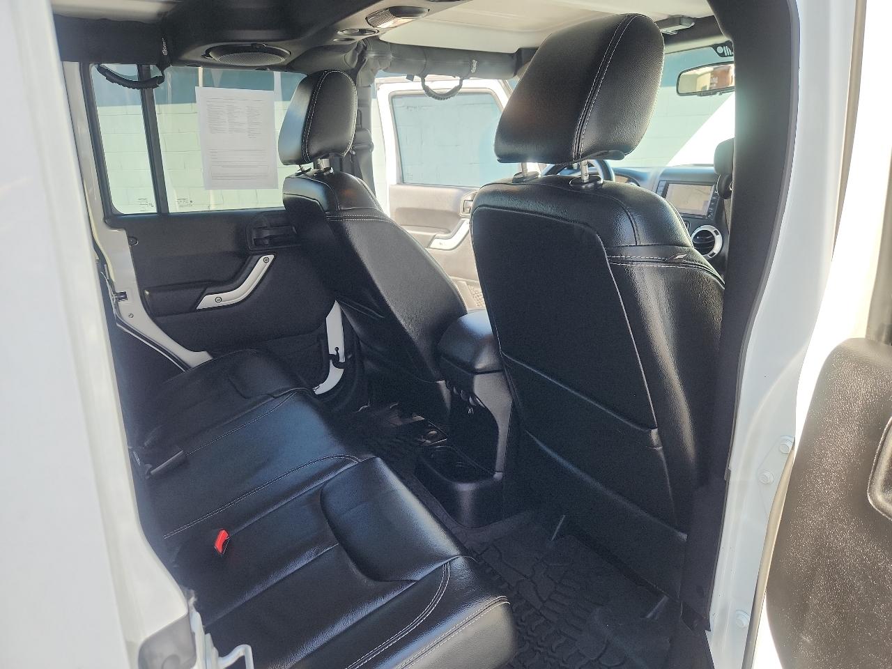 Jeep Wrangler Unlimited 4WD 4dr Sahara 2014