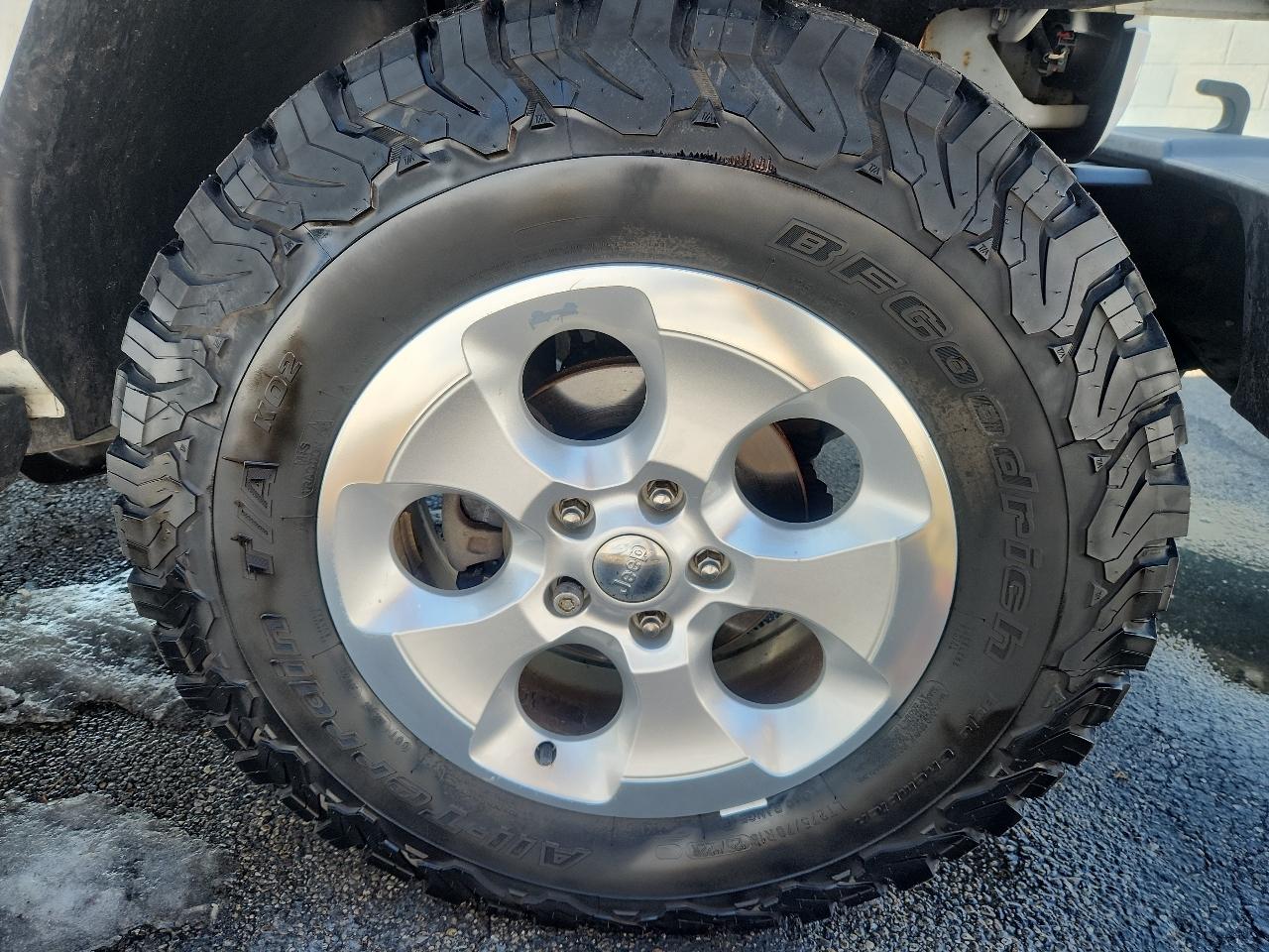 Jeep Wrangler Unlimited 4WD 4dr Sahara 2014