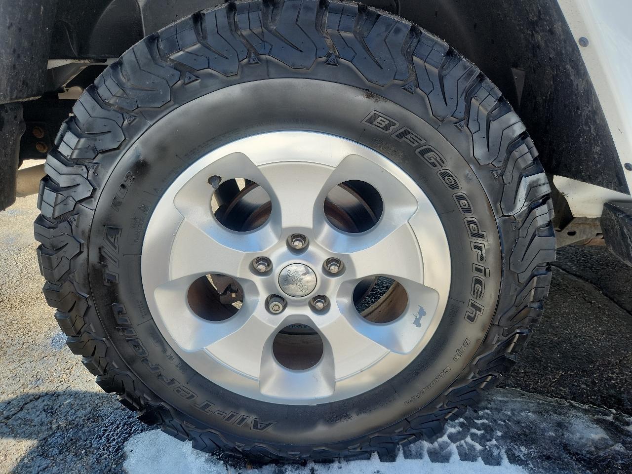 Jeep Wrangler Unlimited 4WD 4dr Sahara 2014