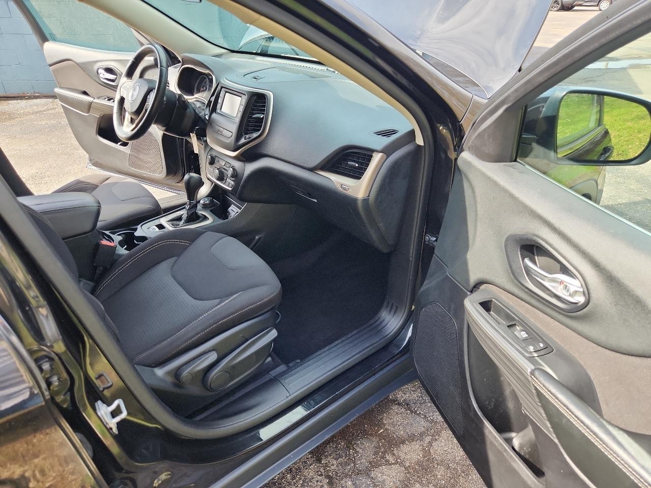 Jeep Cherokee 4WD 4dr Latitude 2015