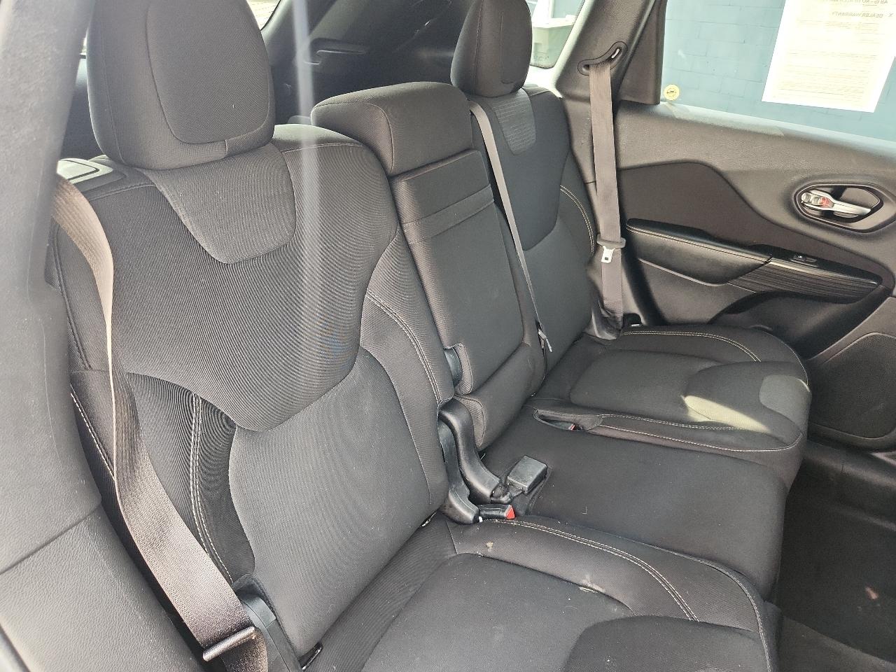 Jeep Cherokee 4WD 4dr Latitude 2015