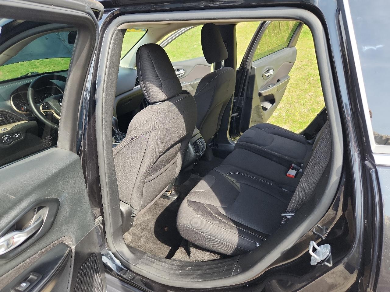 Jeep Cherokee 4WD 4dr Latitude 2015