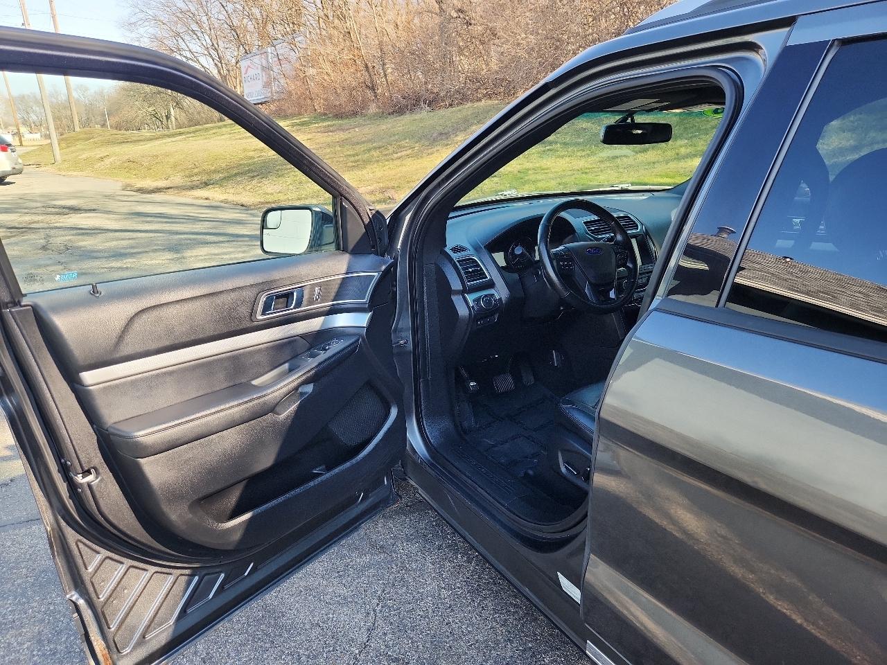 Ford Explorer 4WD 4dr XLT 2016