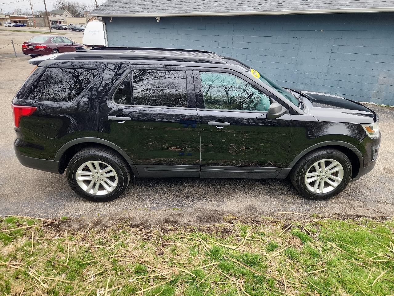 Ford Explorer Base 4WD 2017