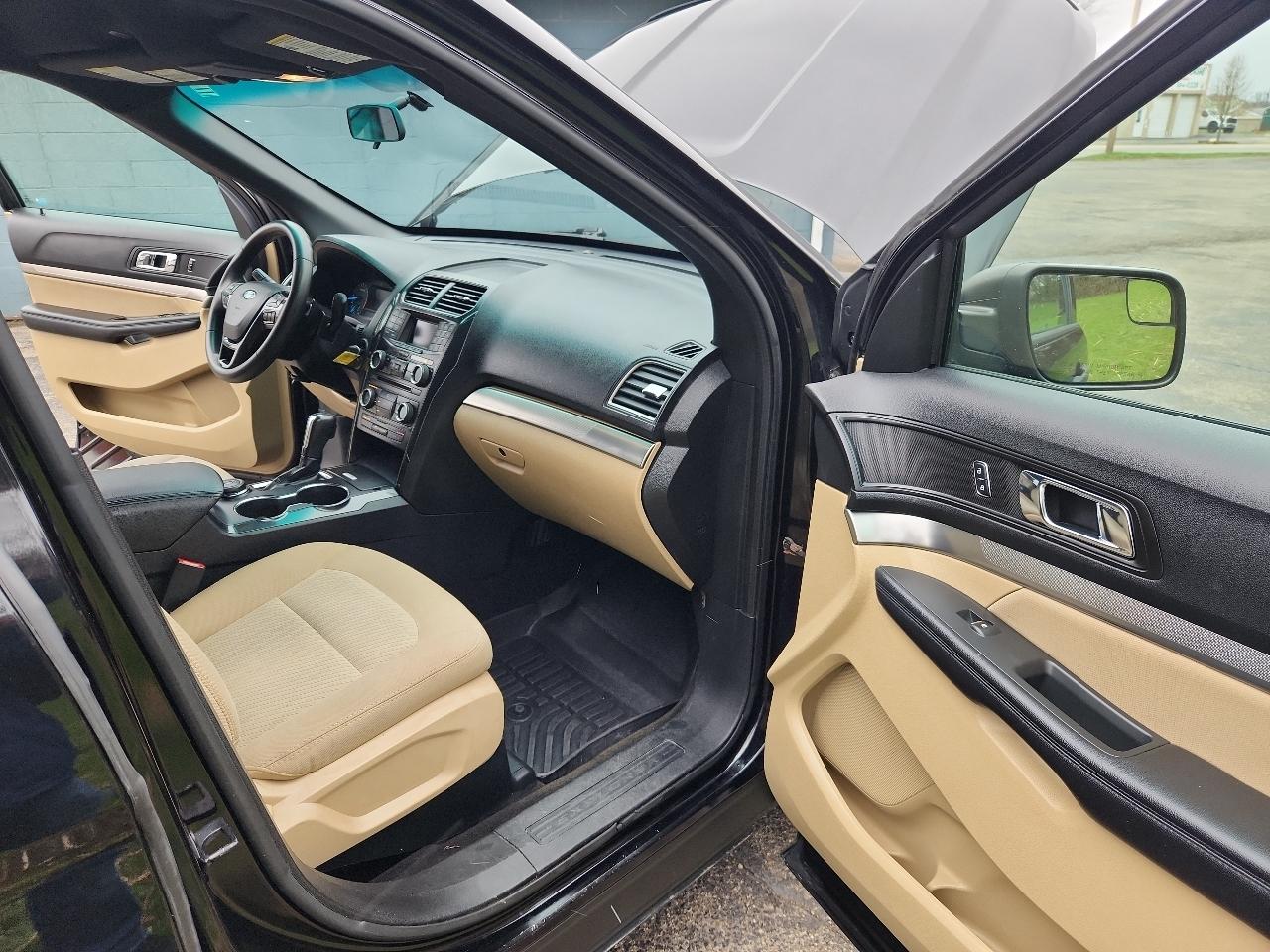 Ford Explorer Base 4WD 2017