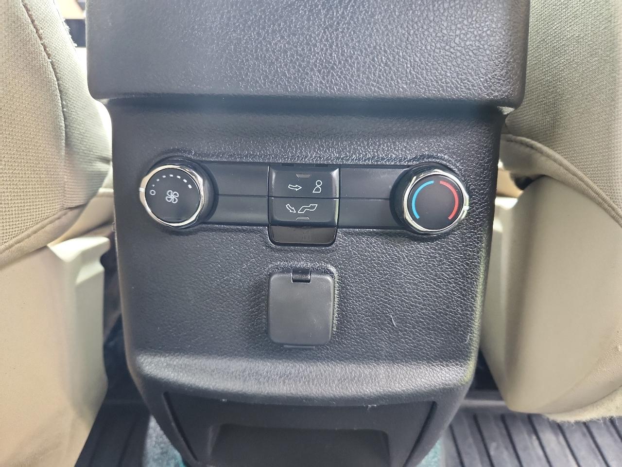 Ford Explorer Base 4WD 2017