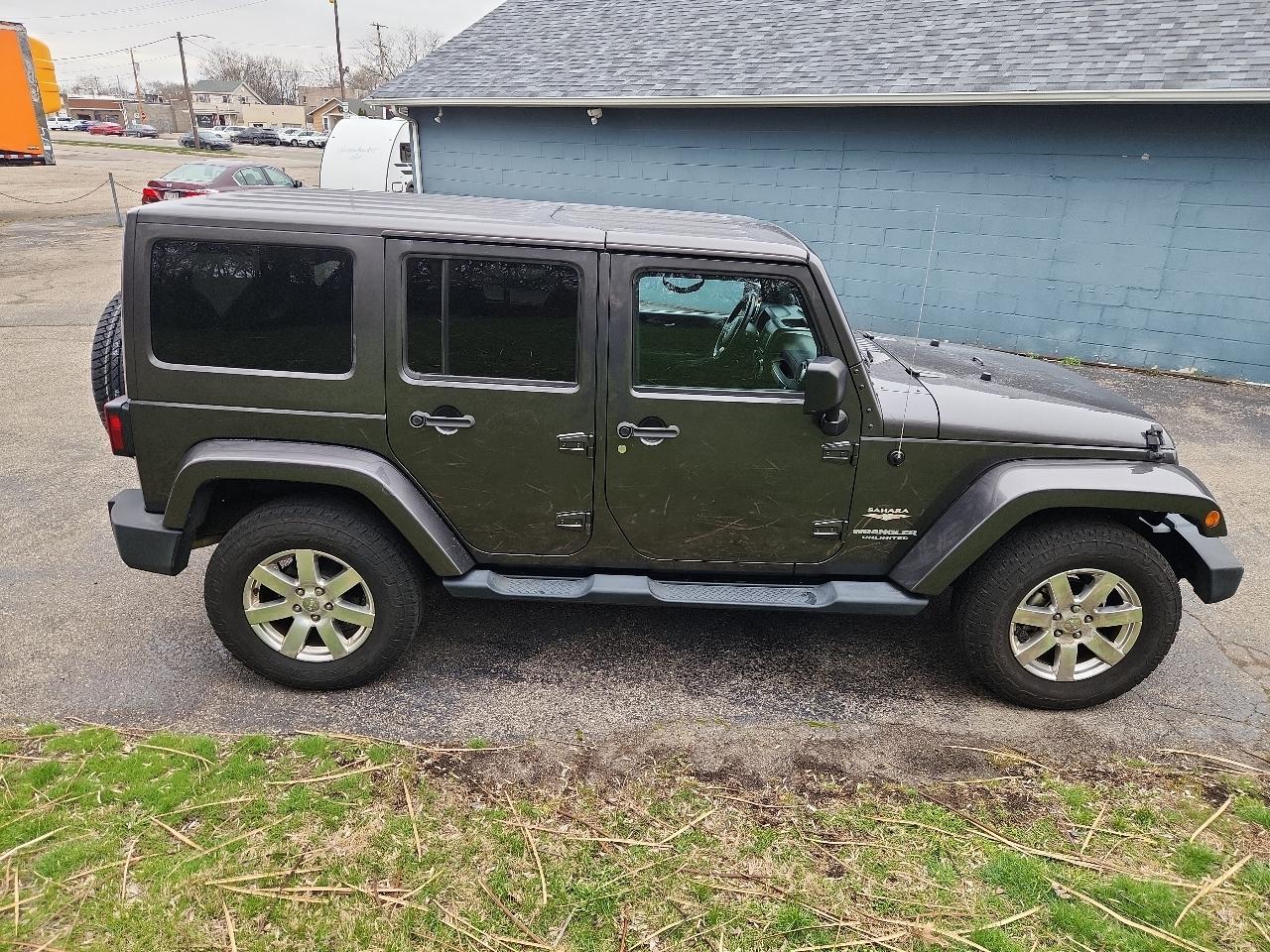 Jeep Wrangler Unlimited 4WD 4dr Sahara 2014