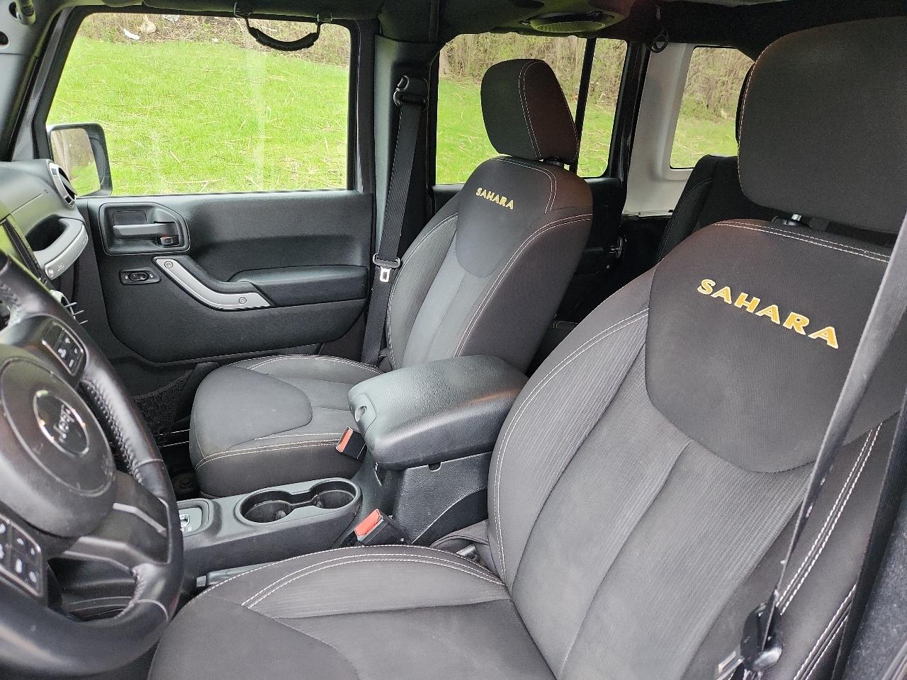 Jeep Wrangler Unlimited 4WD 4dr Sahara 2014