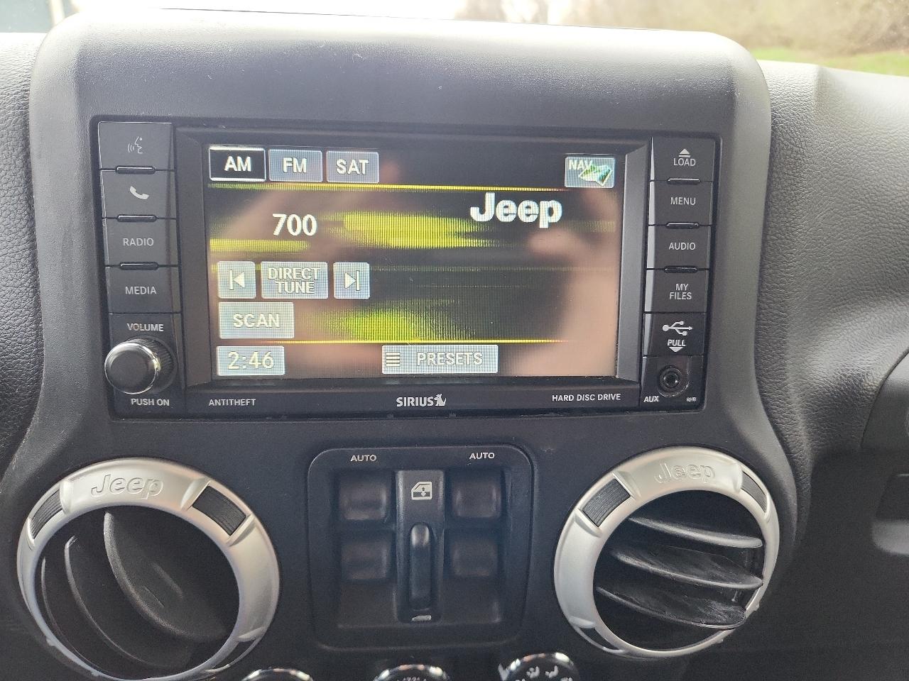 Jeep Wrangler Unlimited 4WD 4dr Sahara 2014