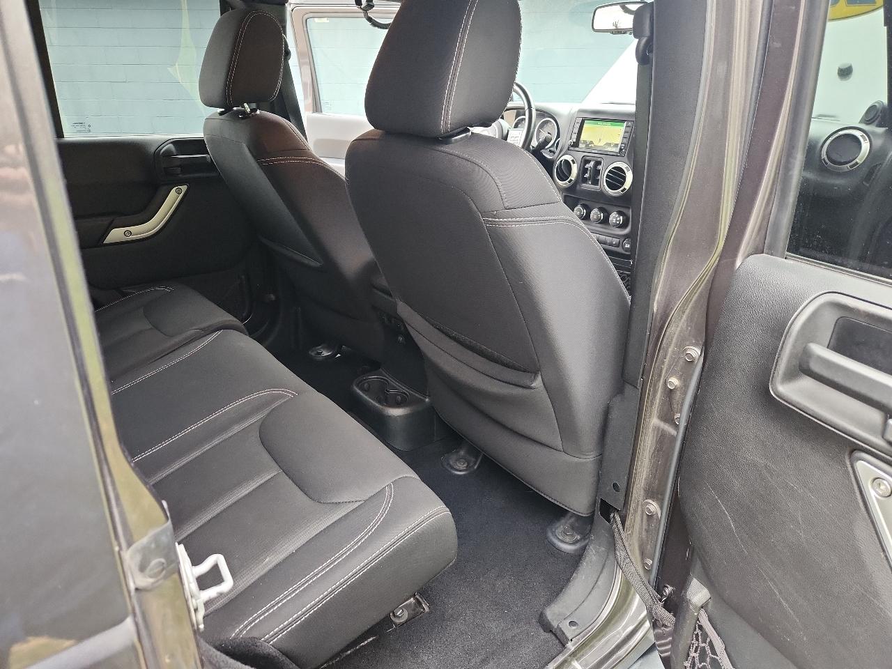 Jeep Wrangler Unlimited 4WD 4dr Sahara 2014