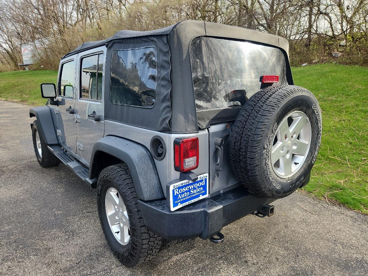 Jeep Wrangler Unlimited 4WD 4dr Sport 2015