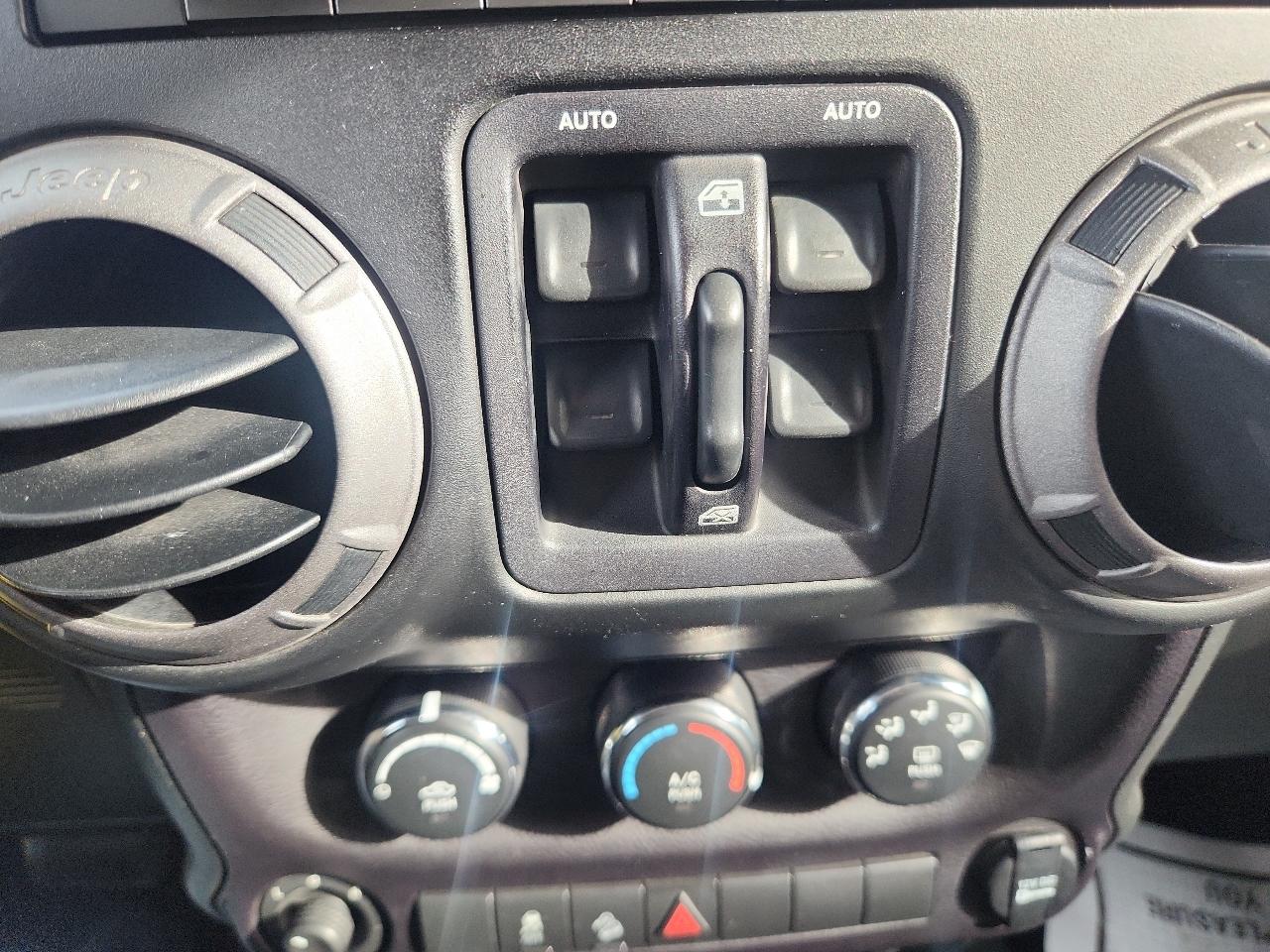 Jeep Wrangler Unlimited 4WD 4dr Sport 2015