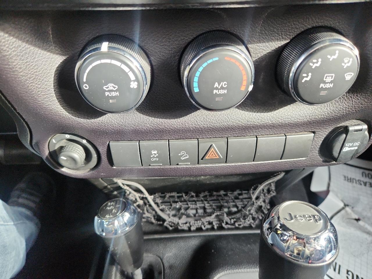 Jeep Wrangler Unlimited 4WD 4dr Sport 2015