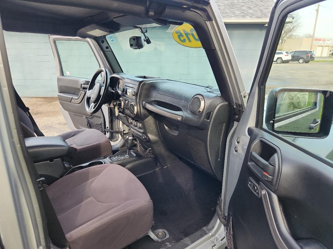 Jeep Wrangler Unlimited 4WD 4dr Sport 2015