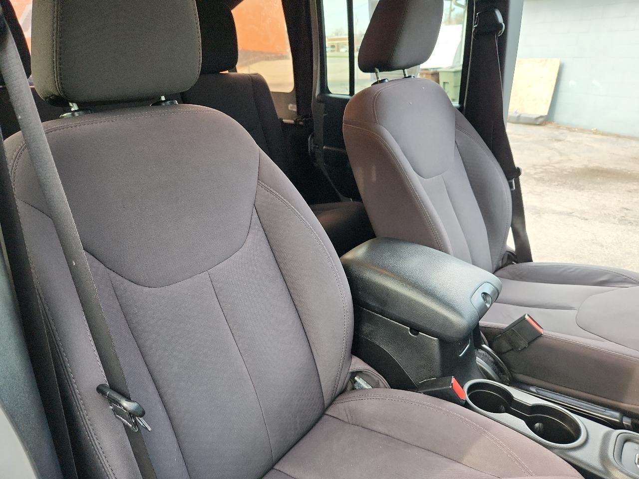 Jeep Wrangler Unlimited 4WD 4dr Sport 2015