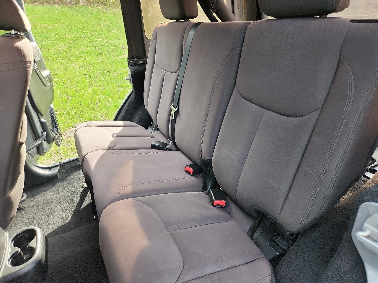 Jeep Wrangler Unlimited 4WD 4dr Sport 2015