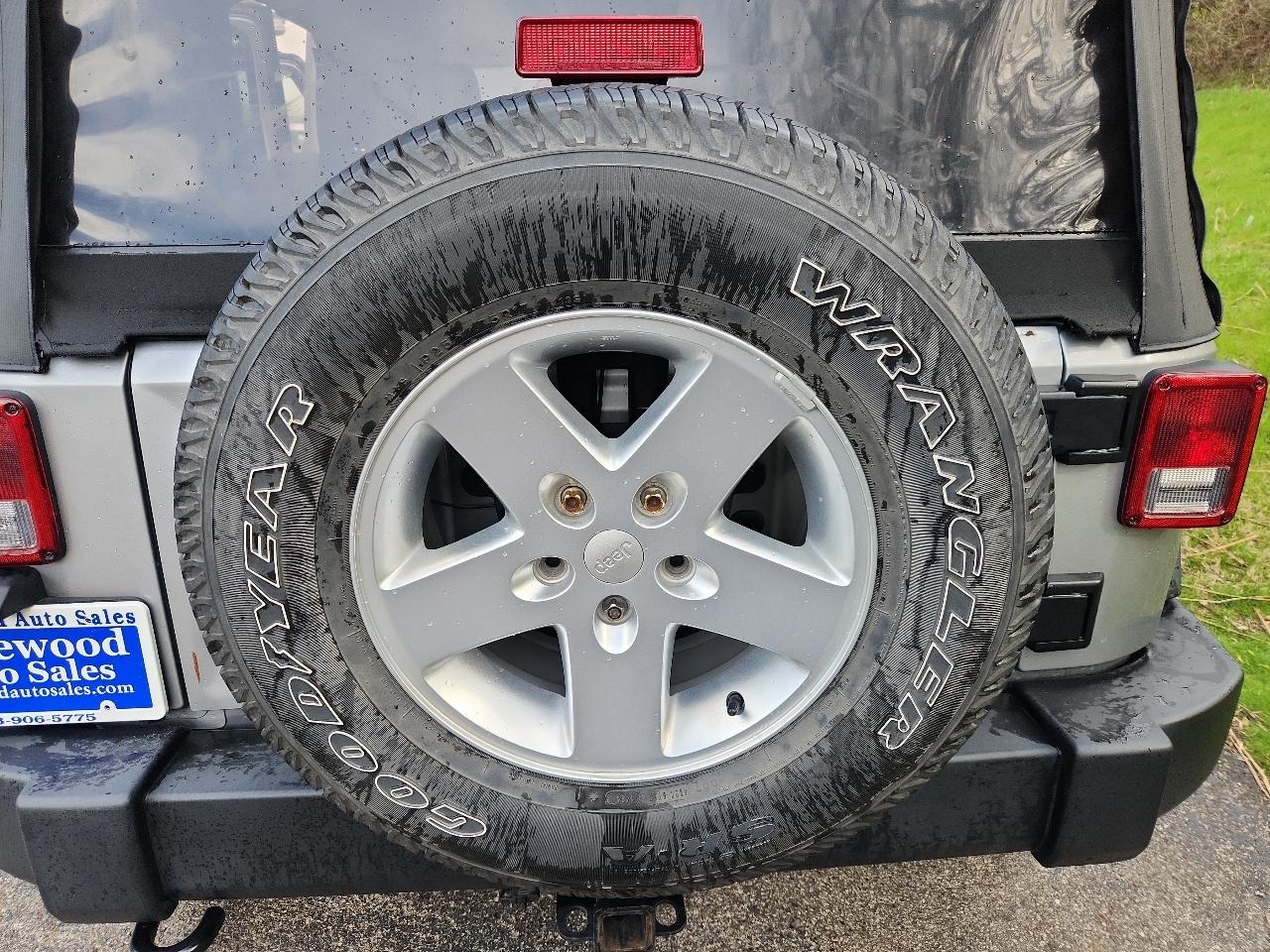 Jeep Wrangler Unlimited 4WD 4dr Sport 2015