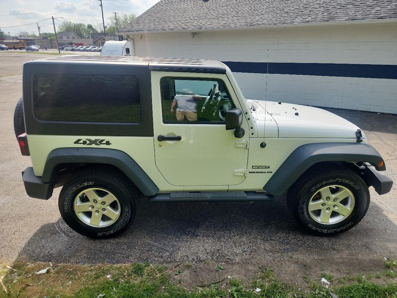 Jeep Wrangler 4WD 2dr Sport 2015