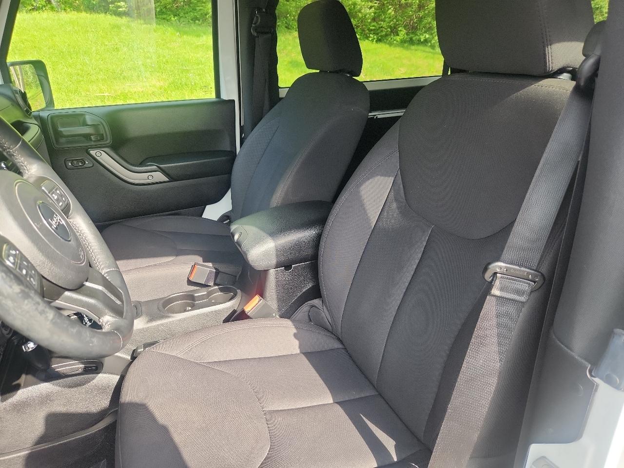 Jeep Wrangler 4WD 2dr Sport 2015