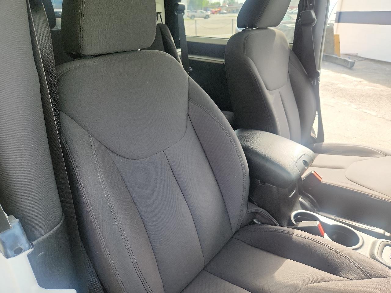 Jeep Wrangler 4WD 2dr Sport 2015