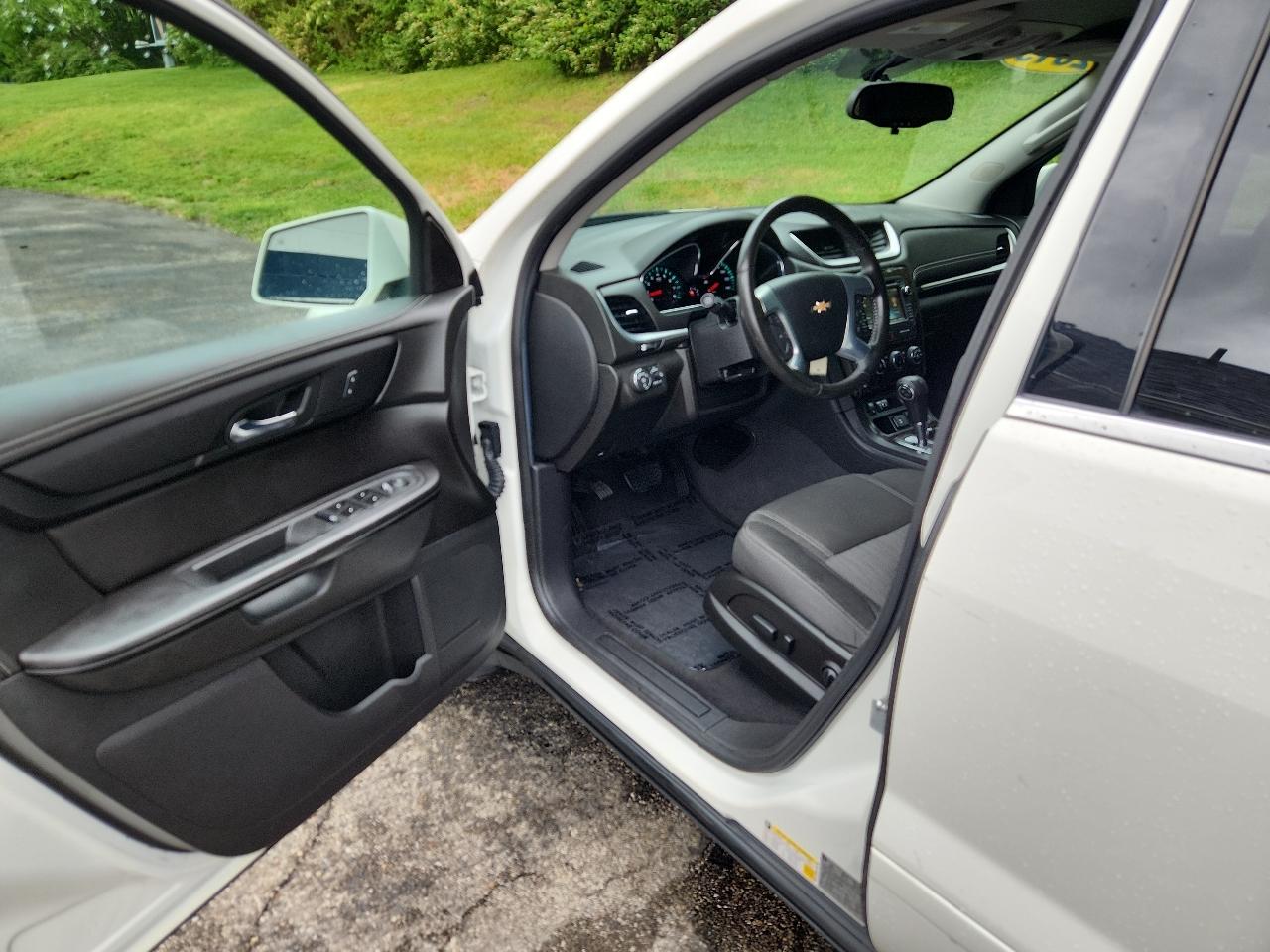 Chevrolet Traverse AWD 4dr LT w/1LT 2015