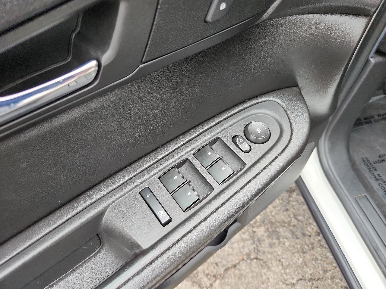 Chevrolet Traverse AWD 4dr LT w/1LT 2015